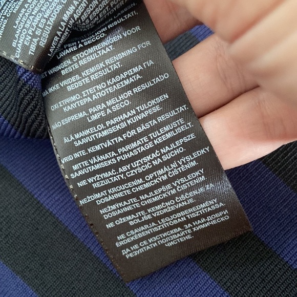 Guess Los Angeles dress - Picture 12 of 13